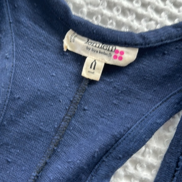 Linen tank with striped bottom. - Picture 2 of 4